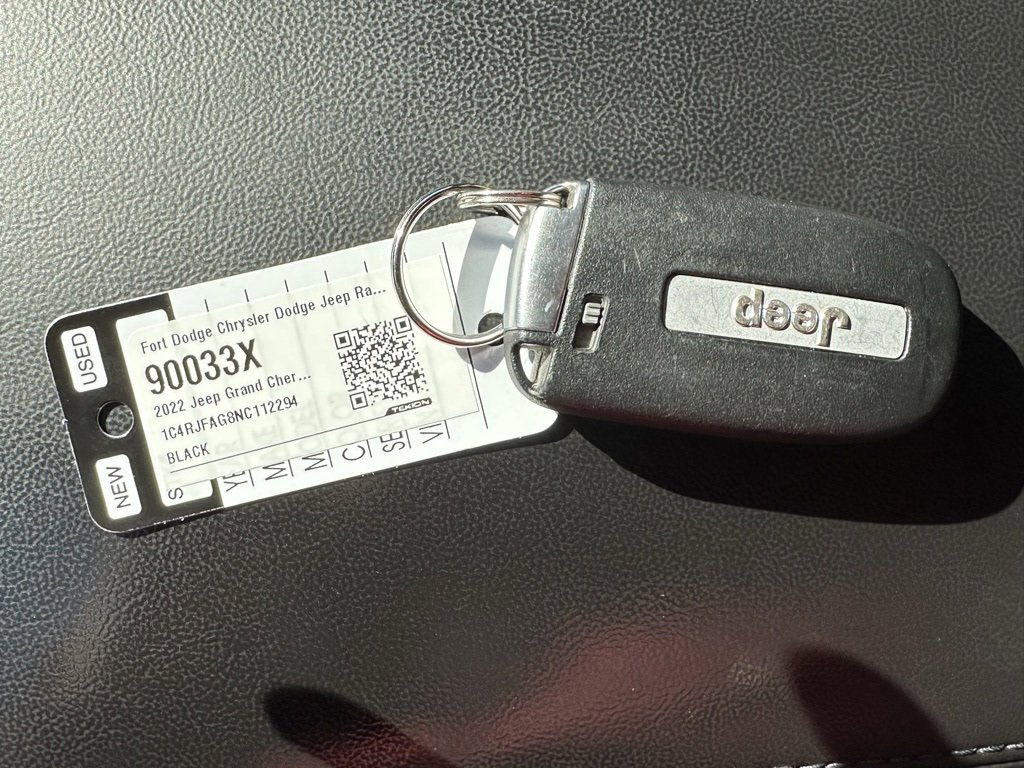 Used 2022 Jeep Grand Cherokee Laredo X image 35