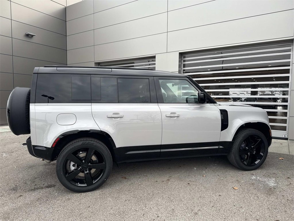 New 2026 Land Rover Defender 110 X-Dynamic SE image 7