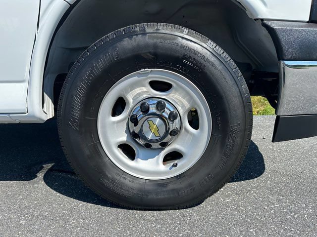 Used 2025 Chevrolet Express 3500 LT w/ LT Preferred Equipment Group RWD image 29
