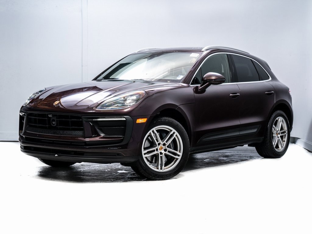Used 2025 Porsche Macan image 1