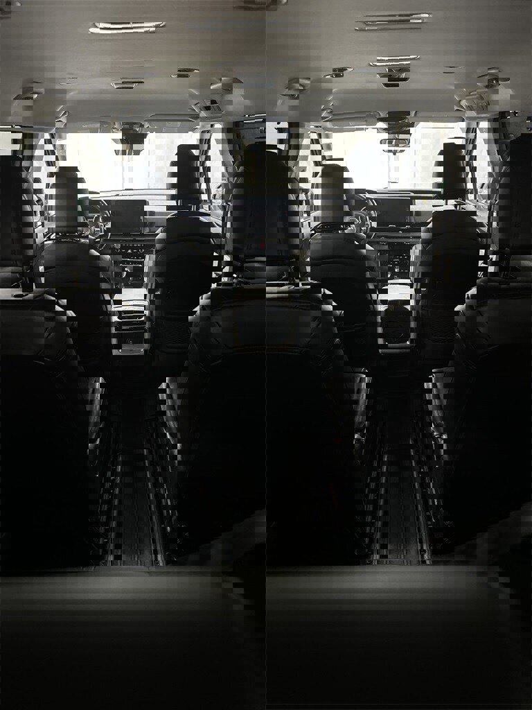 Used 2022 Kia Carnival EX image 31