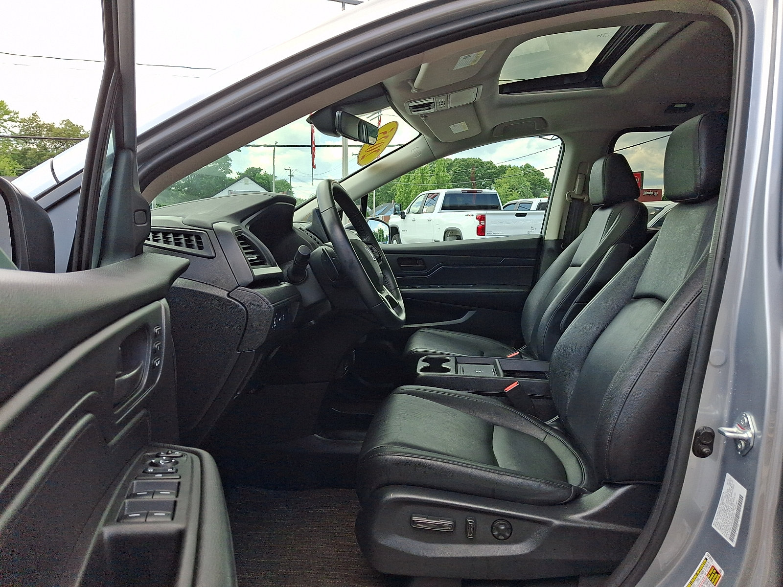 Used 2025 Honda Odyssey EX-L image 17