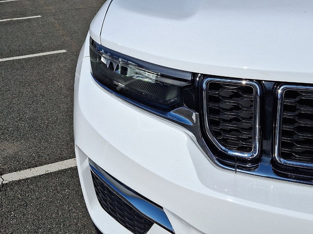 Certified 2024 Jeep Grand Cherokee Limited image 28