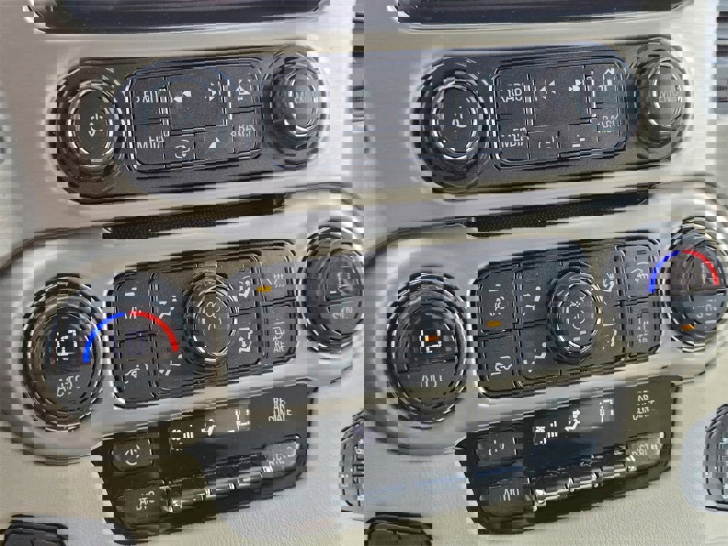 Used 2019 GMC Yukon Denali w/ Denali Ultimate Package image 12