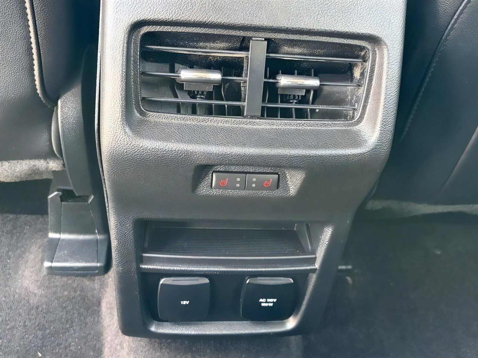 Used 2019 Ford Edge Titanium w/ Equipment Group 301A FWD image 14
