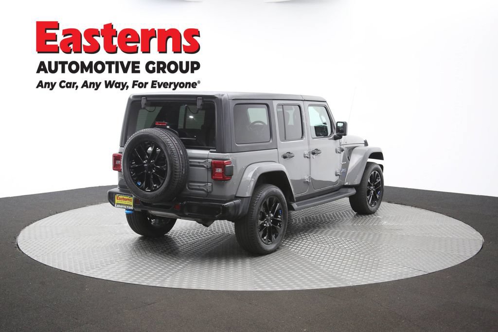 Used 2022 Jeep Wrangler Unlimited Sahara w/ Cold Weather Group AWD/4WD image 39
