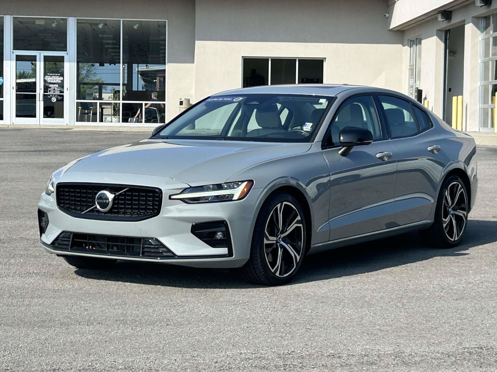 Certified 2024 Volvo S60 B5 Core AWD/4WD image 3