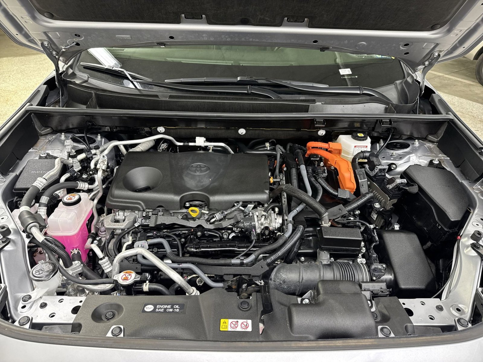 Used 2024 Toyota RAV4 SE image 33