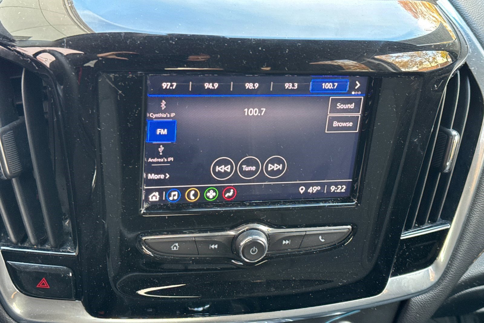 Used 2020 Chevrolet Traverse LS image 23