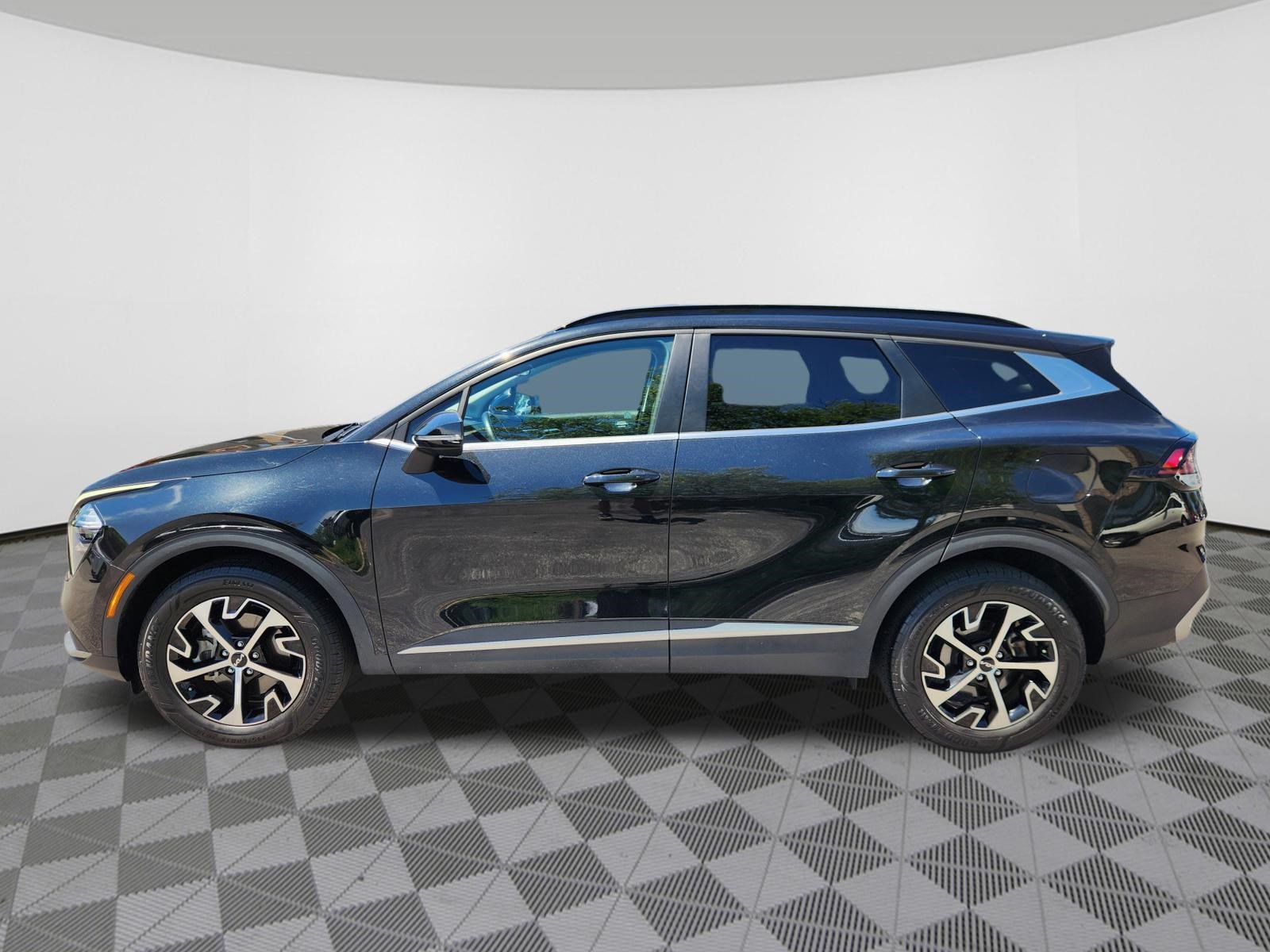 Used 2023 Kia Sportage EX w/ EX Premium Package AWD/4WD image 5