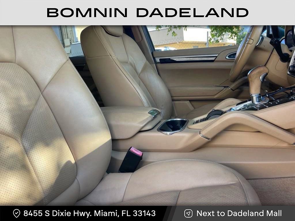 Used 2014 Porsche Cayenne Platinum Edition image 13