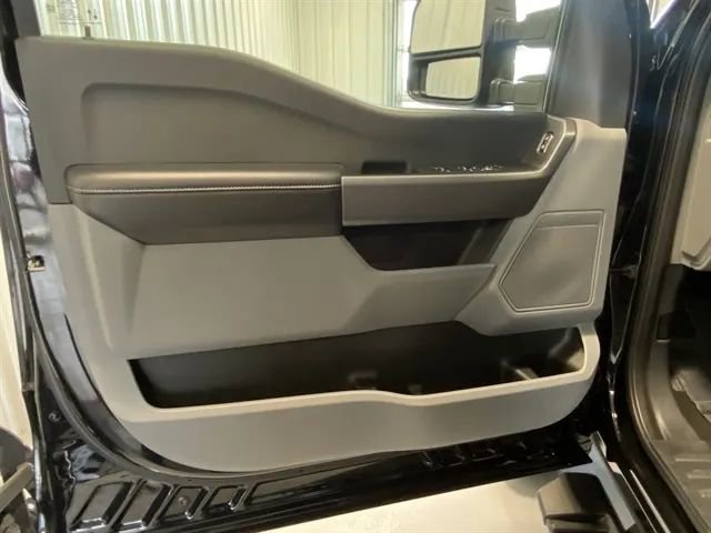 Used 2025 Ford F250 XLT image 8