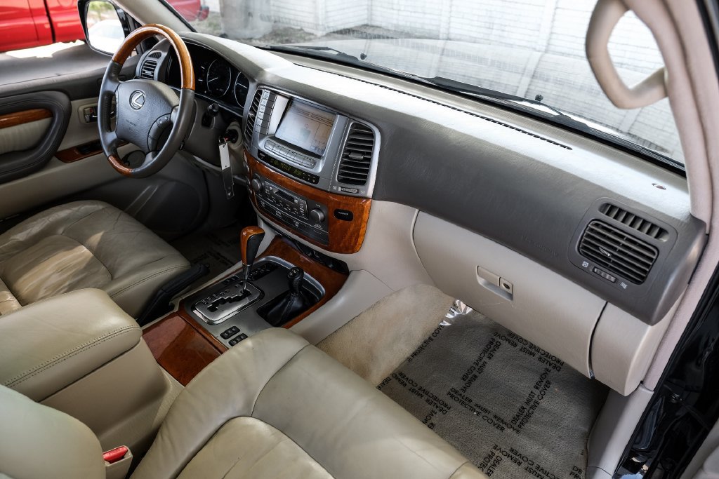 Used 2005 Lexus LX 470 4WD image 11