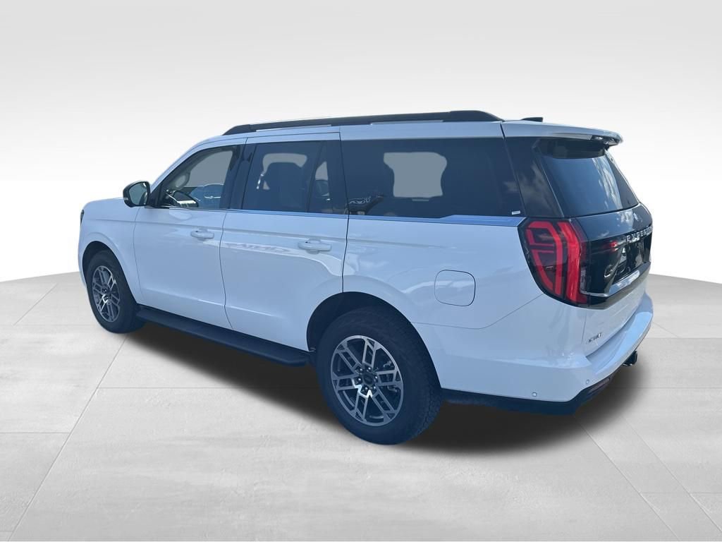 Certified 2025 Ford Expedition Active image 5