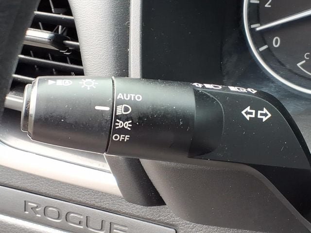 Used 2024 Nissan Rogue S AWD/4WD image 24