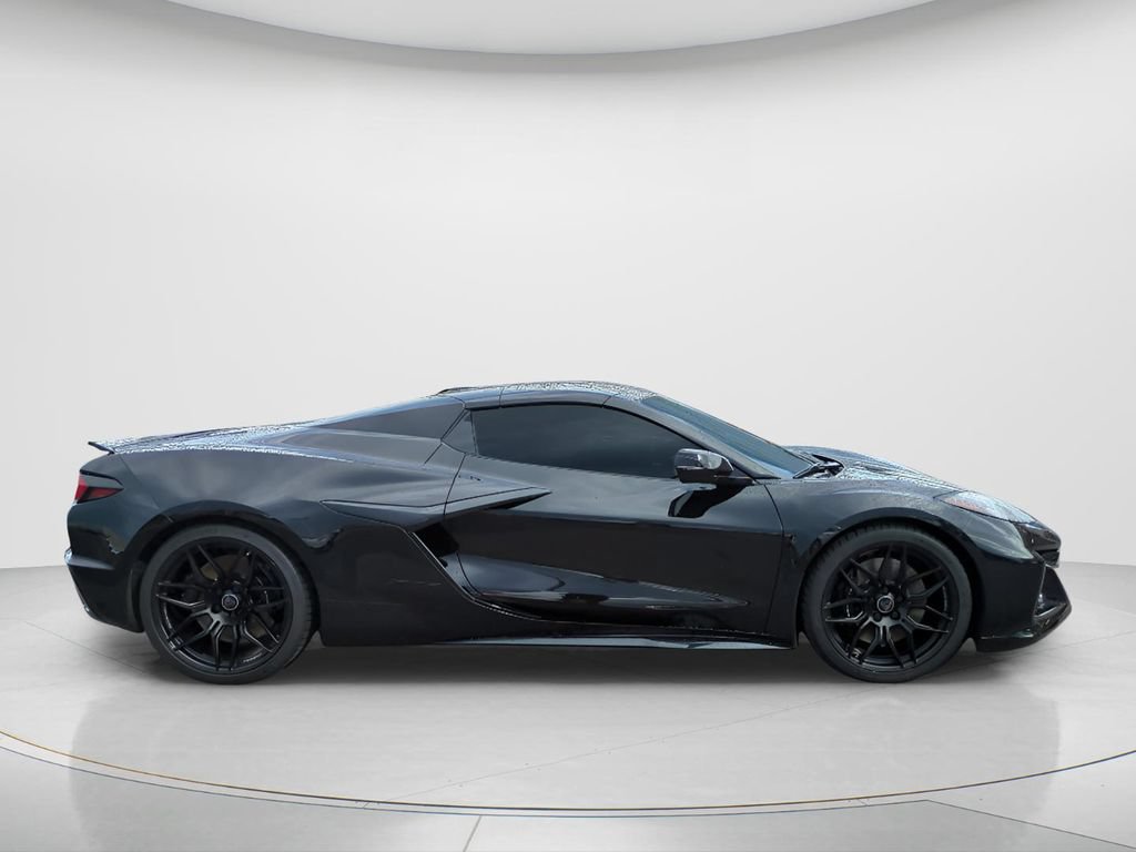 Used 2024 Chevrolet Corvette Z06 w/ Stealth Interior Trim Package RWD image 4