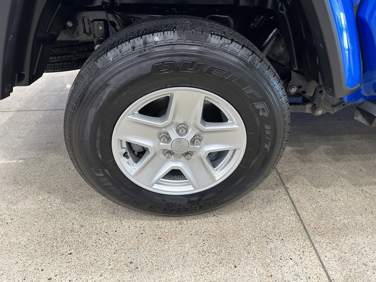 Used 2021 Jeep Gladiator Sport image 10