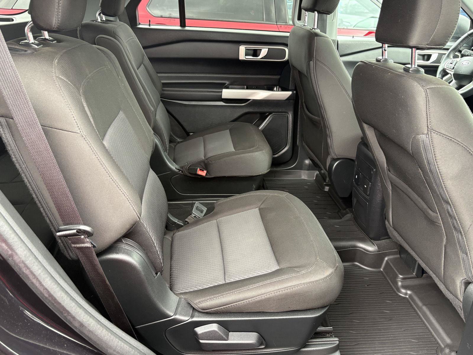 Used 2024 Ford Explorer XLT AWD/4WD image 14