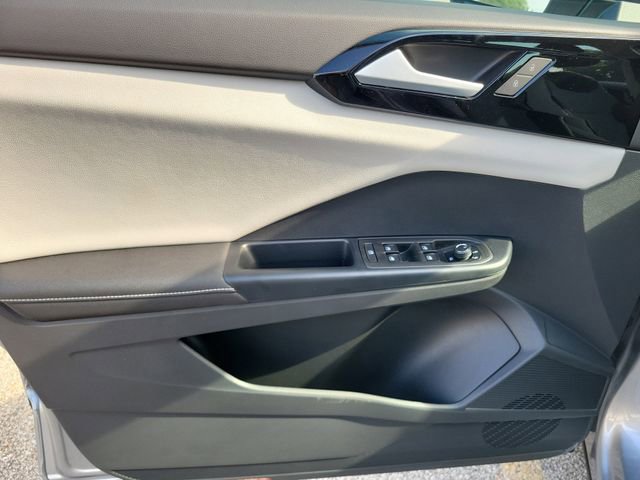 New 2025 Volkswagen Taos S image 17