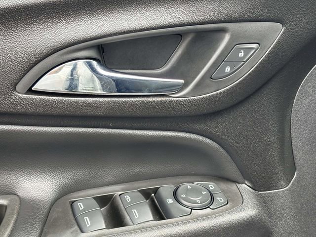 Used 2020 Chevrolet Equinox LT w/ Driver Convenience Package image 9