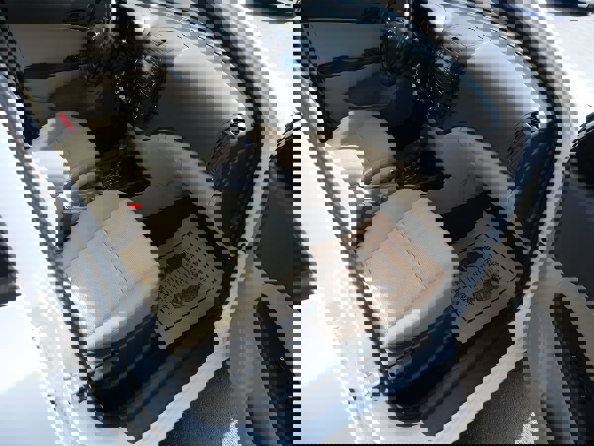 Used 2012 Hyundai Elantra GLS image 26