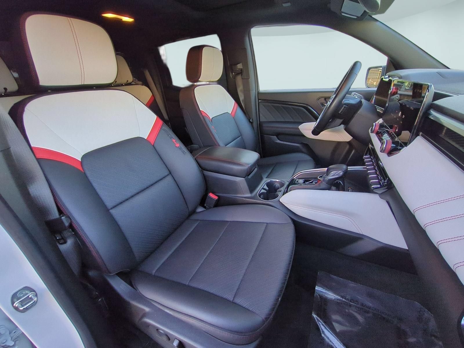 Used 2023 GMC Canyon AT4X AWD/4WD image 31