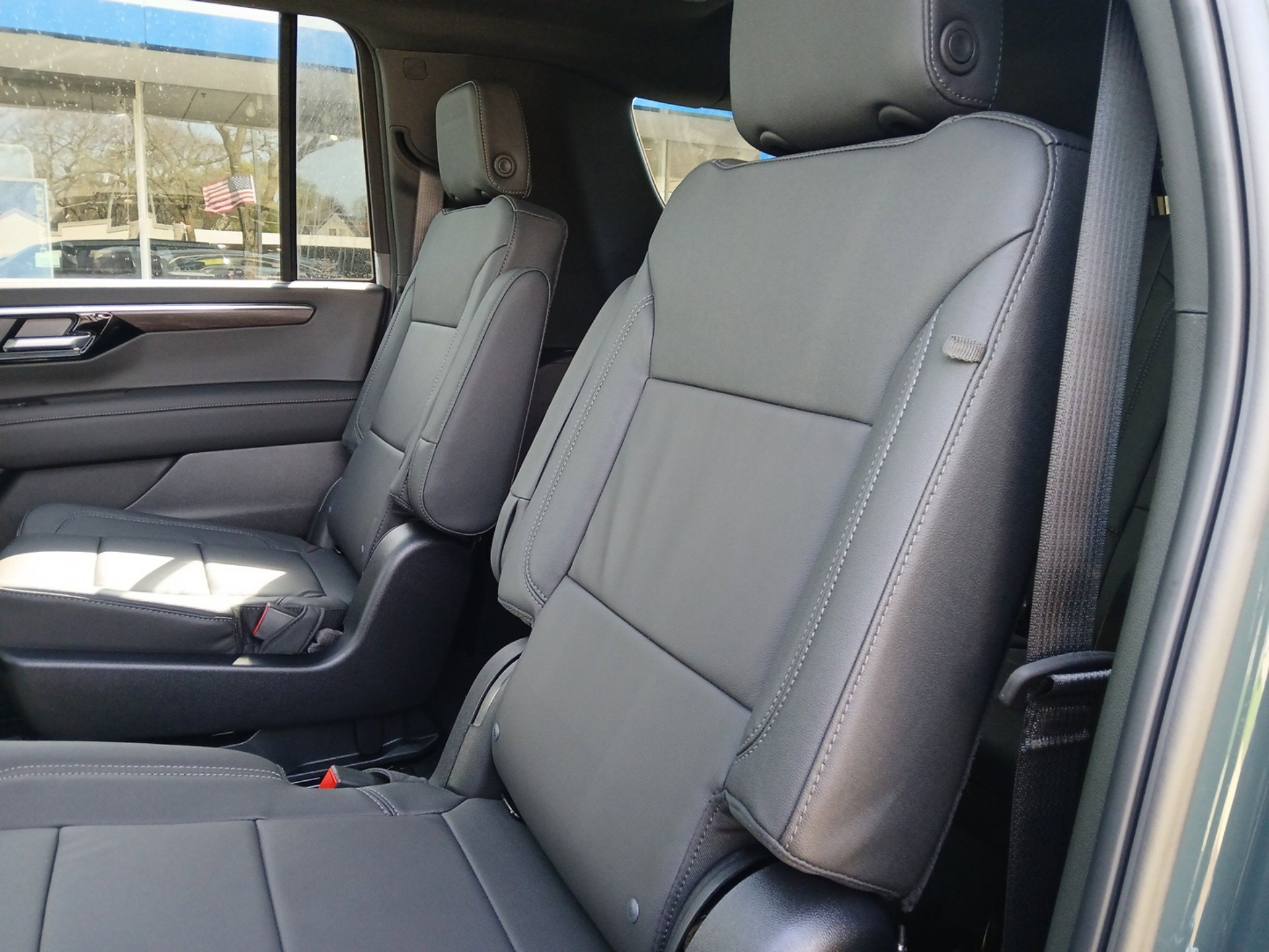 New 2026 Chevrolet Suburban Z71 w/ Comfort Package AWD/4WD image 24
