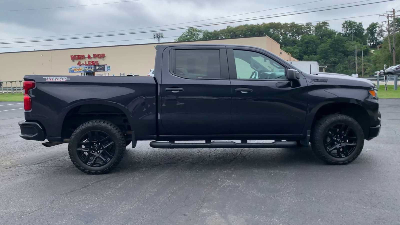 Certified 2023 Chevrolet Silverado 1500 Custom Trail Boss w/ LPO, Dark Essentials Package AWD/4WD image 9