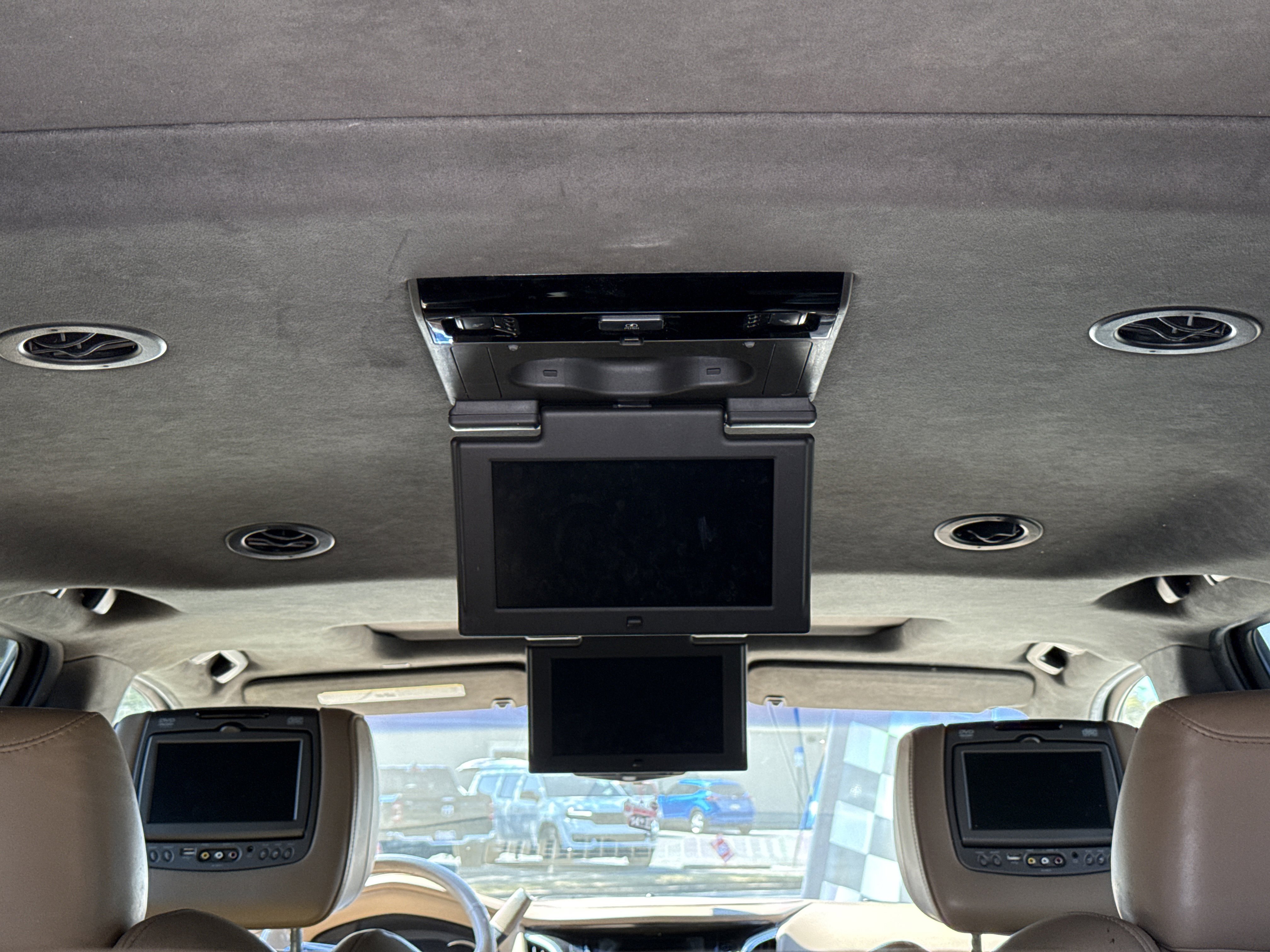 Used 2018 Cadillac Escalade ESV Platinum image 27