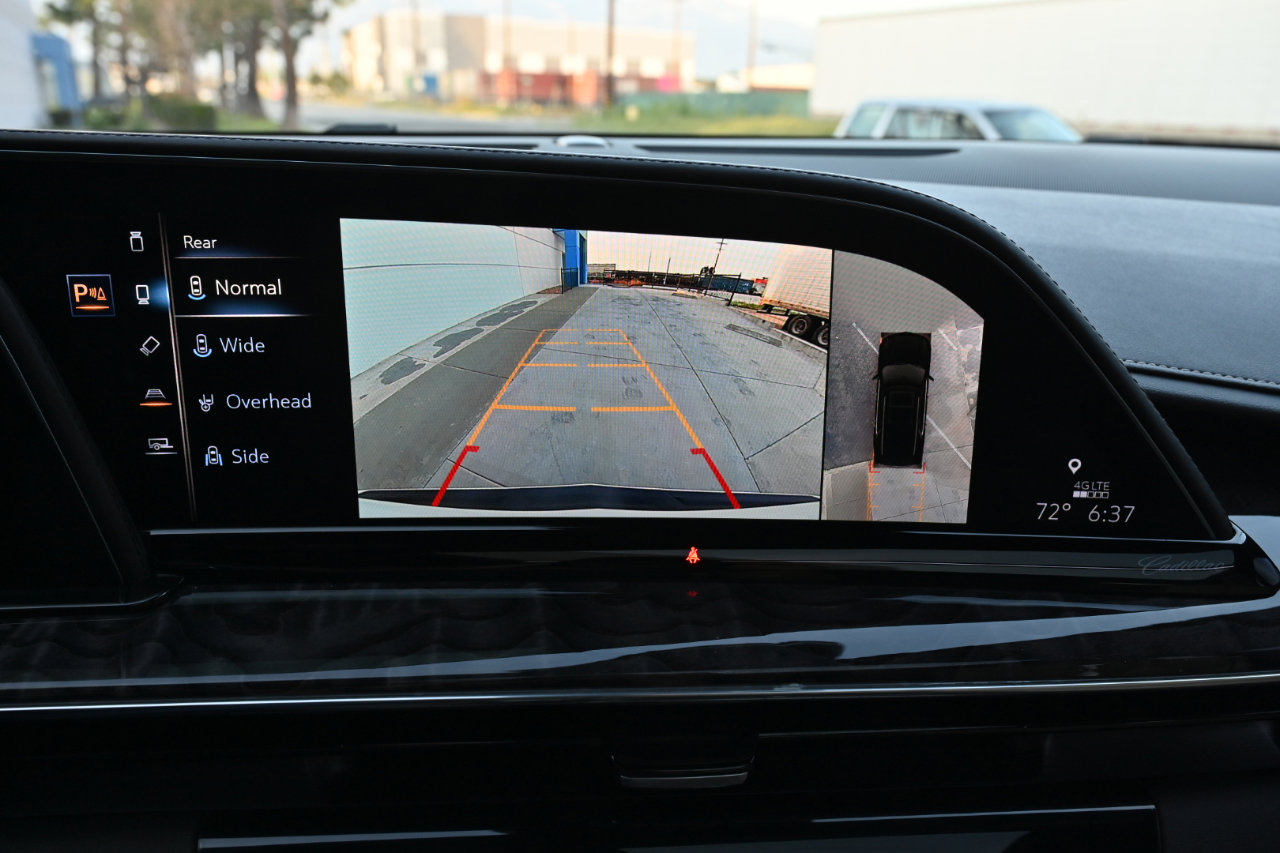 Used 2021 Cadillac Escalade Premium Luxury image 23