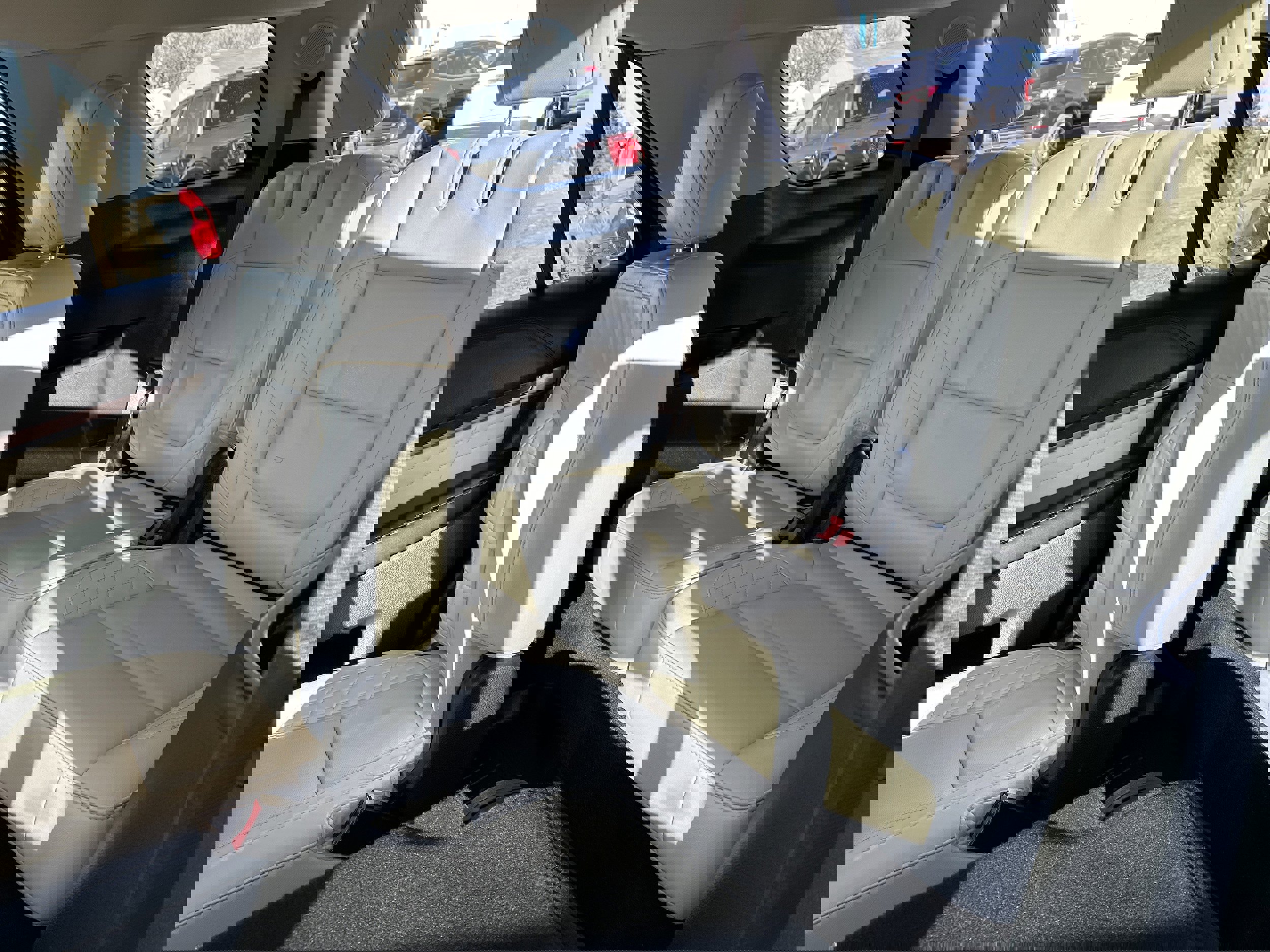 Used 2018 Ford Explorer Platinum image 27