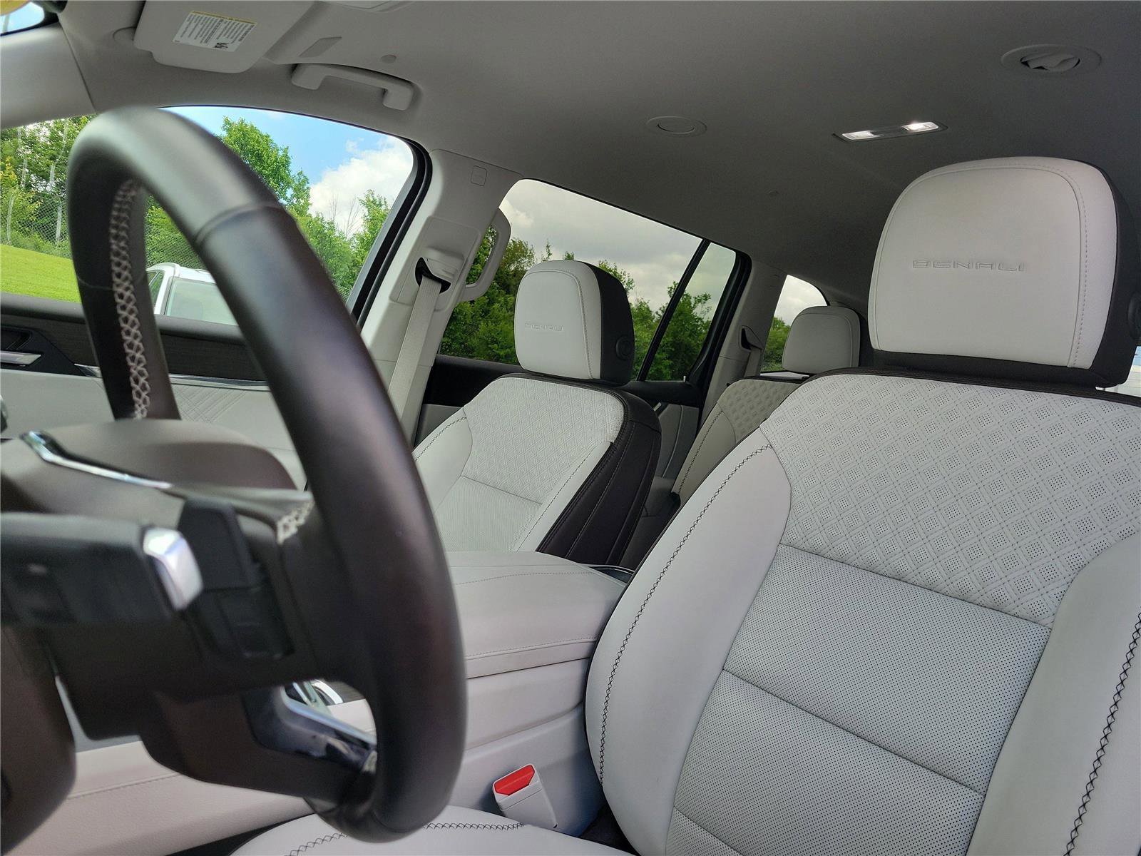 Used 2024 GMC Acadia Denali w/ LPO, Floor Liner Package AWD/4WD image 17