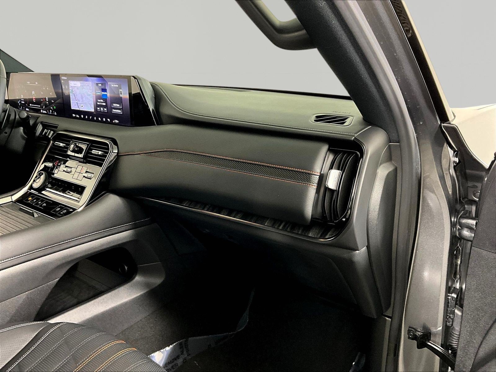 Certified 2025 Nissan Armada PRO-4X AWD/4WD image 27