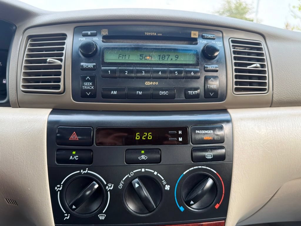 Used 2005 Toyota Corolla LE FWD image 29
