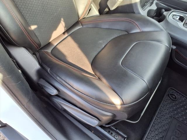 Used 2021 Jeep Cherokee Trailhawk w/ Technology Group image 84