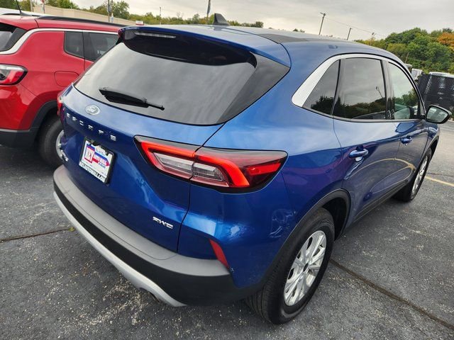 Used 2023 Ford Escape Active image 3