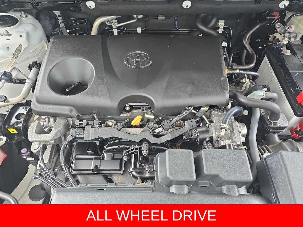 Used 2022 Toyota RAV4 LE AWD/4WD image 29
