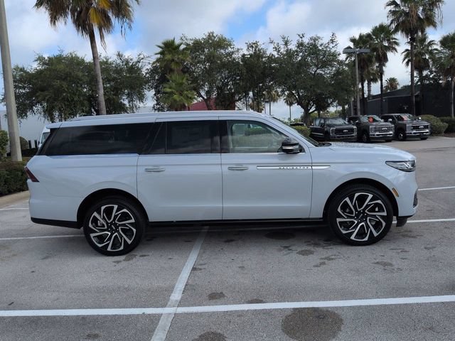 New 2026 Lincoln Navigator L Reserve AWD/4WD image 3