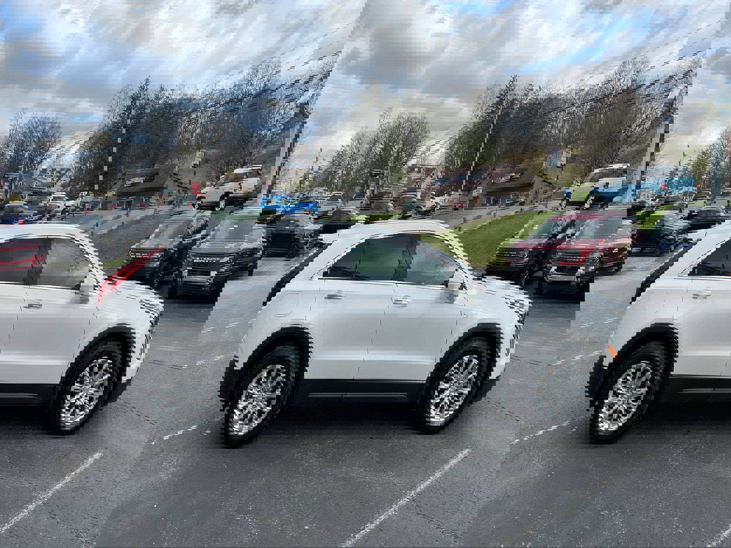 Used 2022 Cadillac XT4 Luxury w/ Cold Weather Package image 4