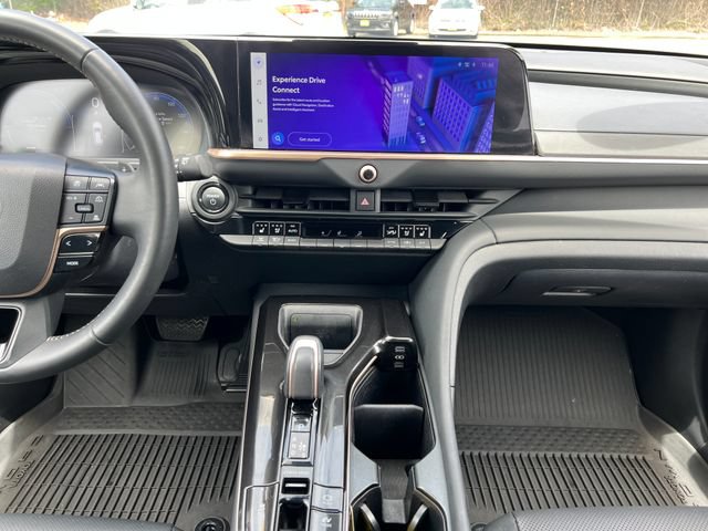 Used 2025 Toyota Crown Signia AWD/4WD image 19