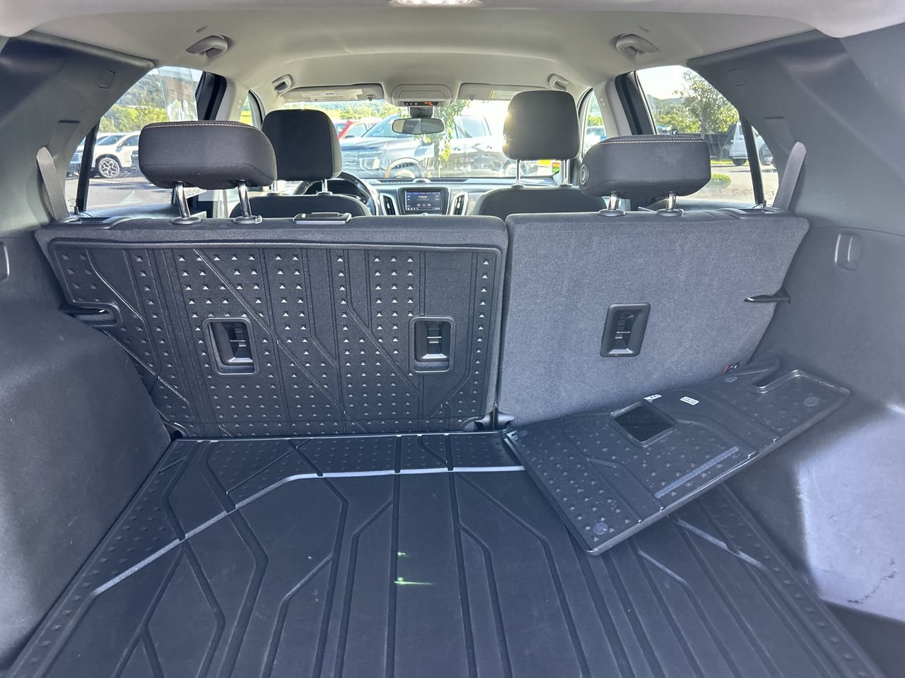 Used 2020 Chevrolet Equinox LT AWD/4WD image 19