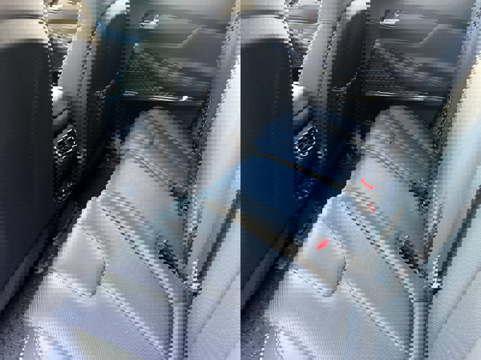 Certified 2023 Hyundai Santa Fe Limited w/ Winter Weather Package AWD/4WD image 5