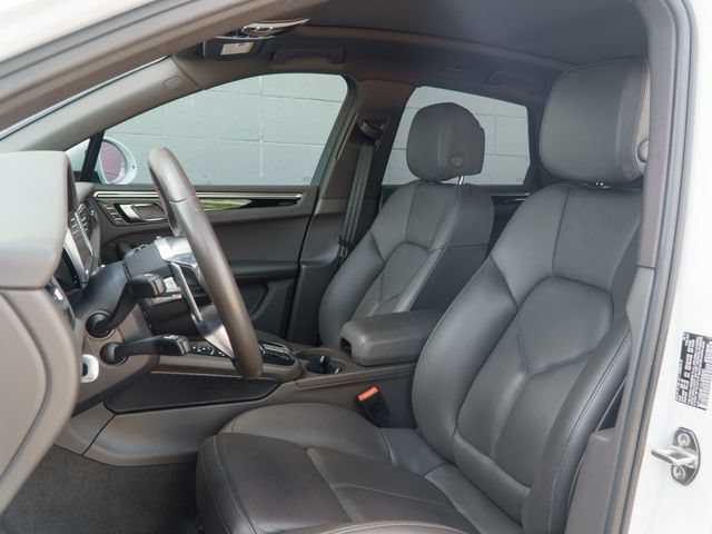 Certified 2019 Porsche Macan S AWD/4WD image 5
