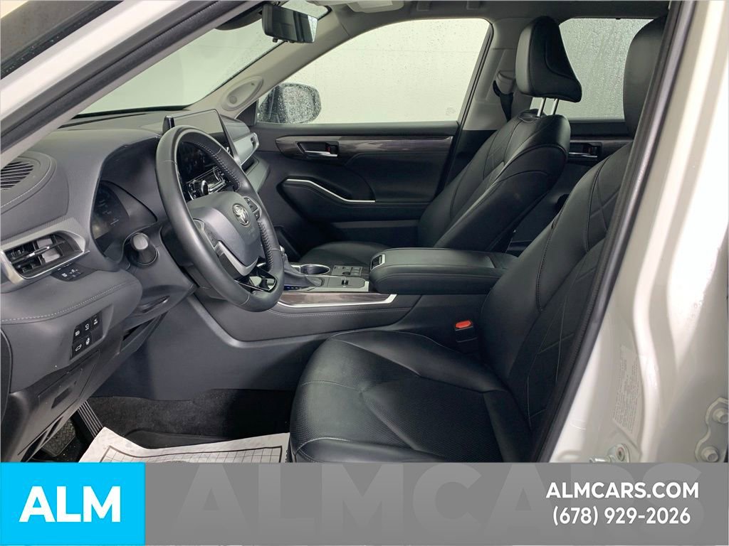 Used 2023 Toyota Highlander Platinum image 8