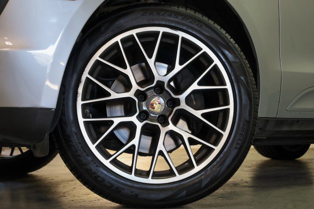 Used 2018 Porsche Macan image 3