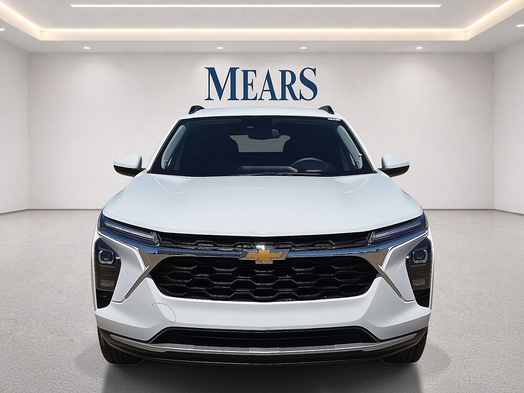 Used 2025 Chevrolet Trax LT FWD image 8