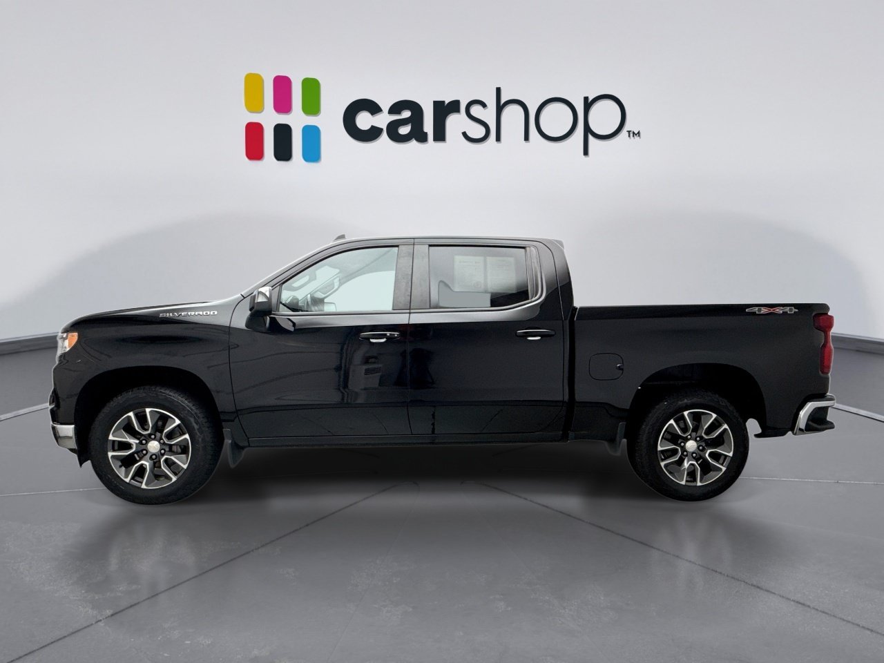 Used 2022 Chevrolet Silverado 1500 LT AWD/4WD image 2