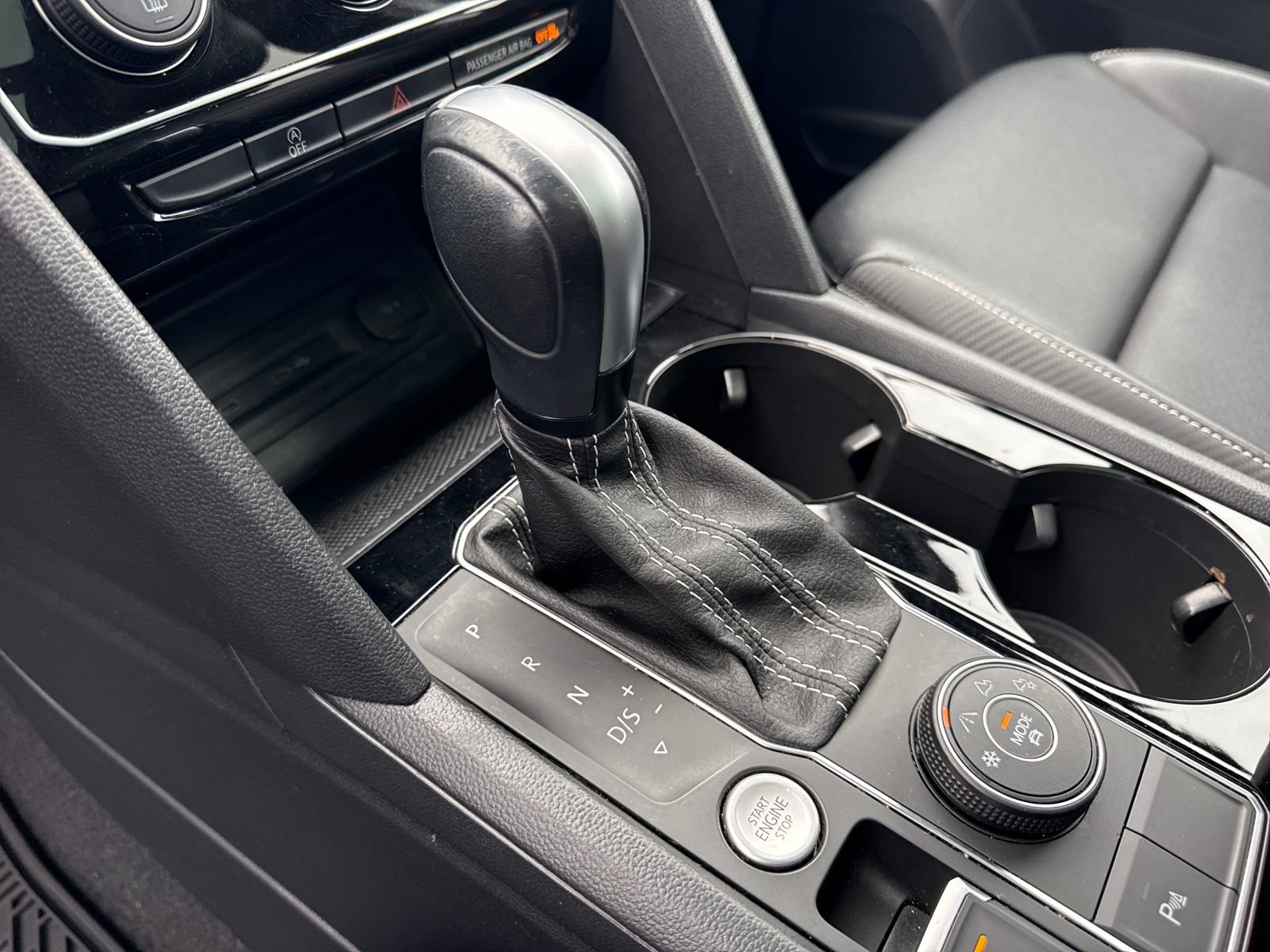 Used 2022 Volkswagen Atlas Cross Sport SE w/ Panoramic Sunroof Package image 38