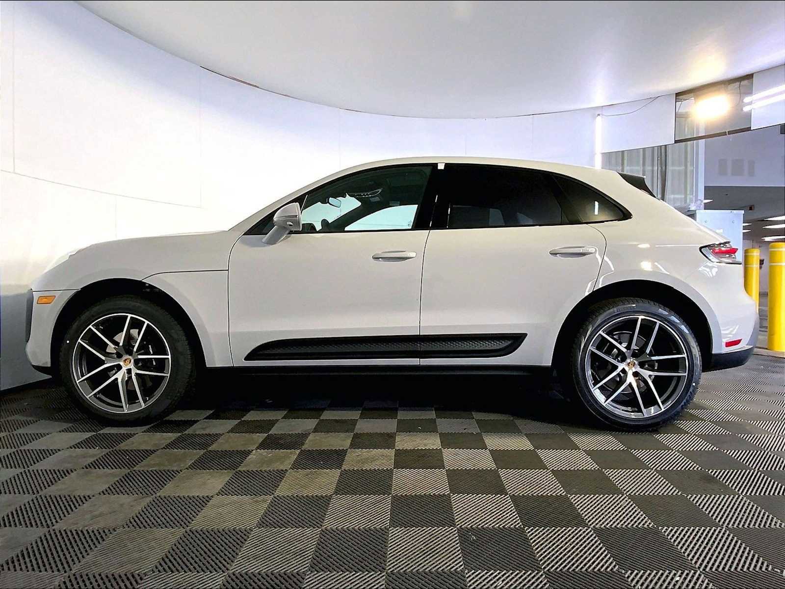 New 2026 Porsche Macan AWD/4WD image 2