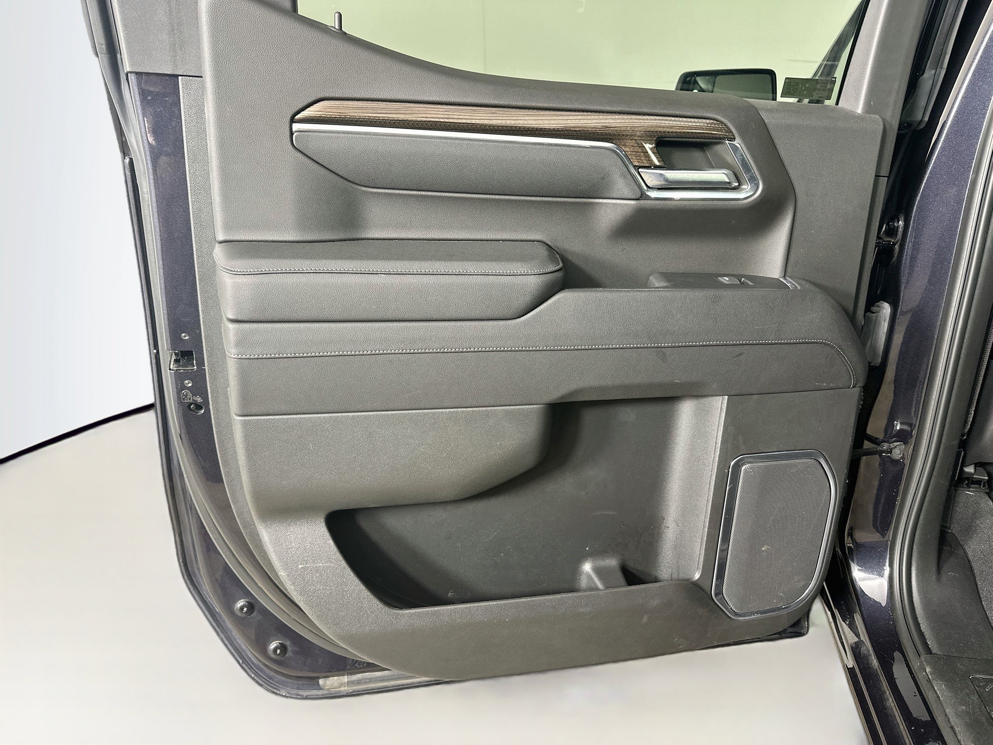 Used 2023 Chevrolet Silverado 1500 LT AWD/4WD image 25